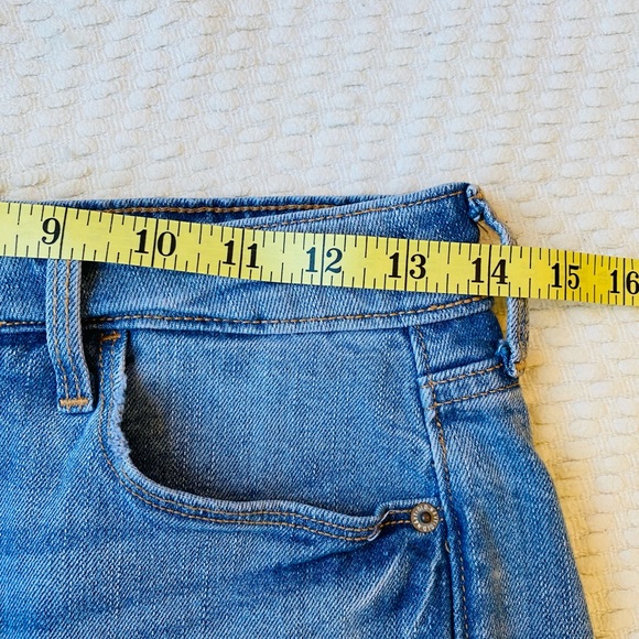 High-rise button fly cuffed denim shorts by Old Navy Size 2 - Picture 4 of 8